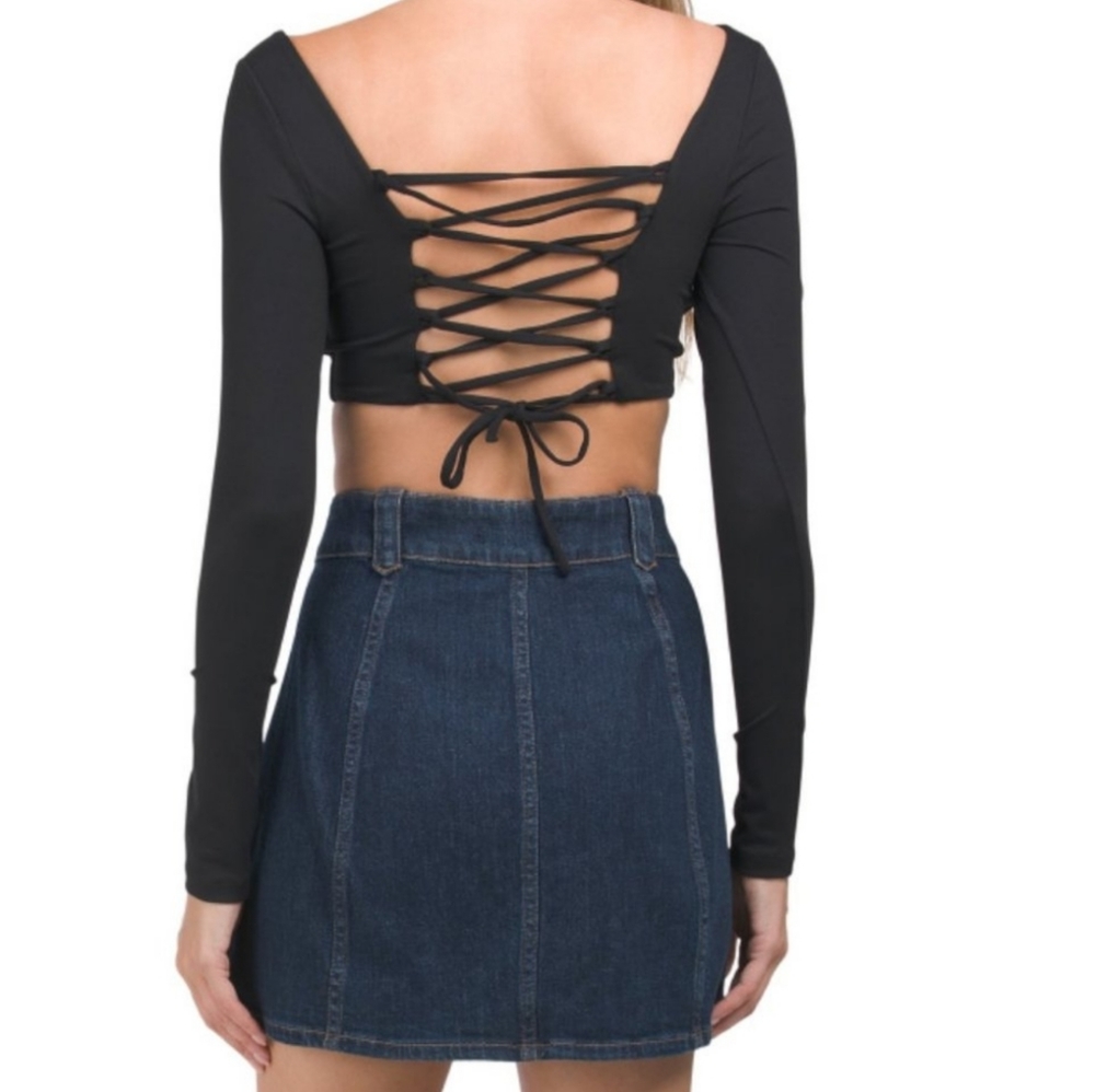 Susan monaco cross back crop top 🖤